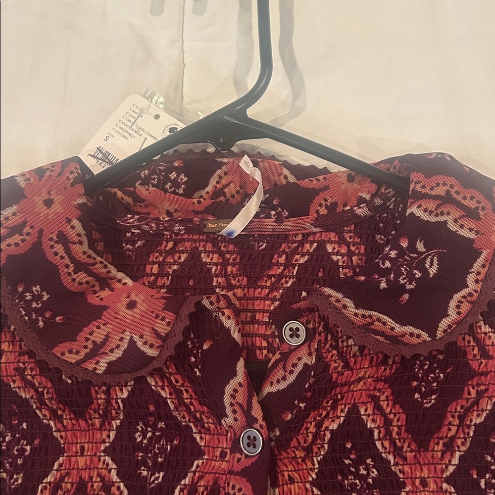 Free People Ruched/ fitted button- up top - Picture 3 of 6